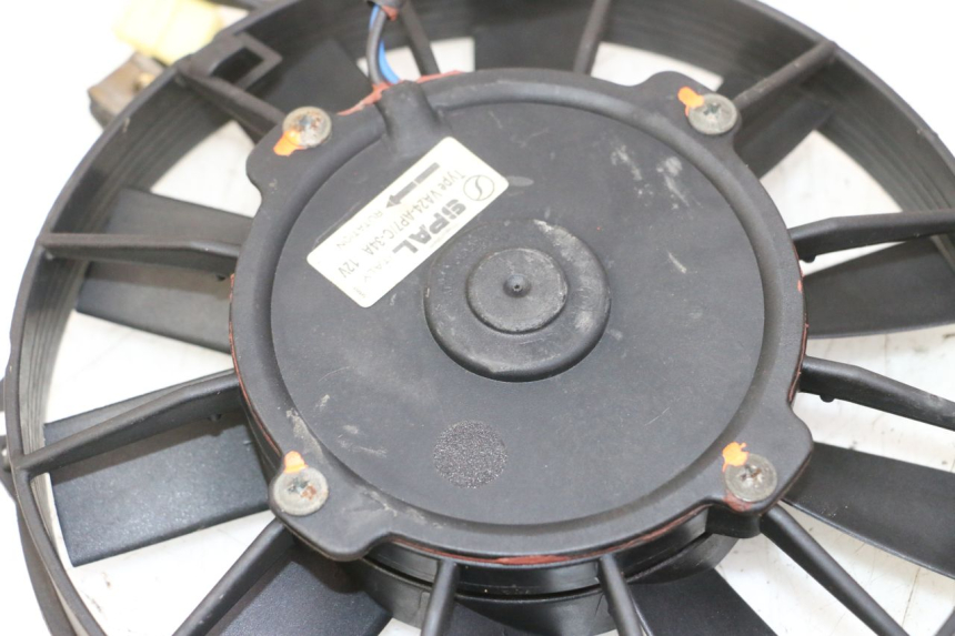 photo de WENTYLATOR TRIUMPH SPRINT 900 (1995 - 1998) - Zbliżenie techniczne