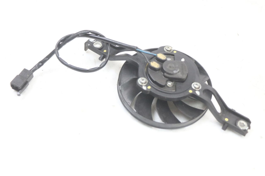 photo de WENTYLATOR SUZUKI BURGMAN 125 (2007 - 2014) - Zbliżenie techniczne