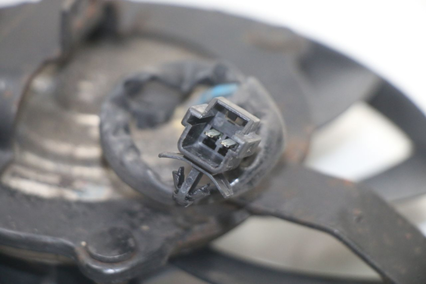 photo de WENTYLATOR SUZUKI GSX F GSXF 650 (2007 - 2015) - Zbliżenie techniczne