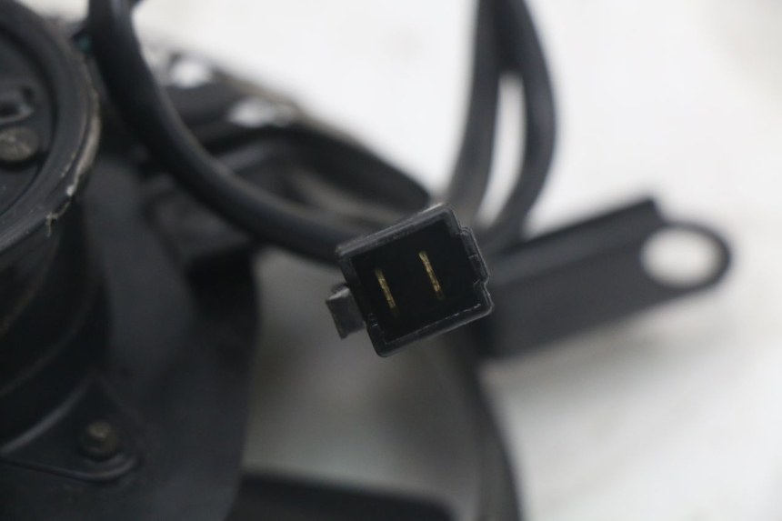 photo de WENTYLATOR SUZUKI SV S 650 (1999 - 2002) - Zbliżenie techniczne