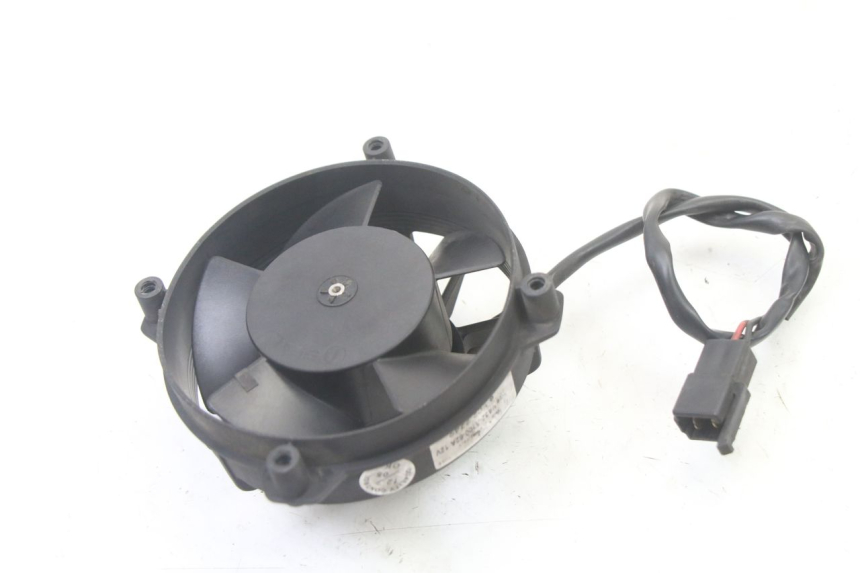 photo de WENTYLATOR SUZUKI UH BURGMAN 125 (2002 - 2006) - Inny kąt widzenia