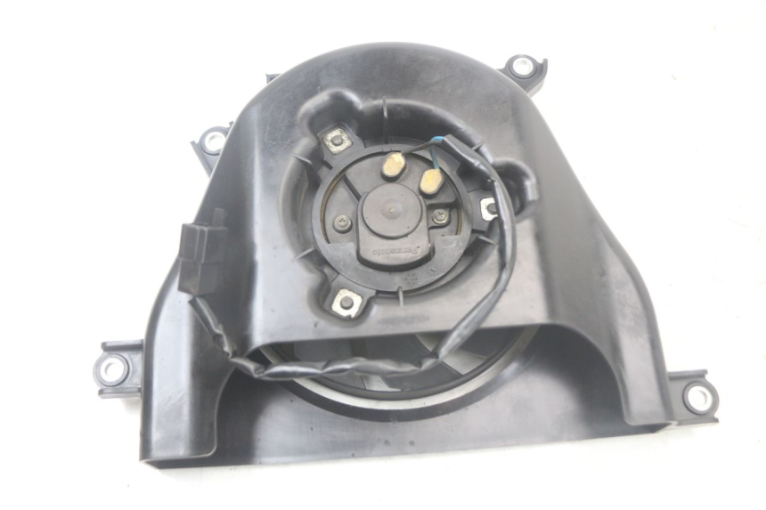 photo de WENTYLATOR KAWASAKI VERSYS ABS 650 (2015 - 2018) - Zbliżenie techniczne