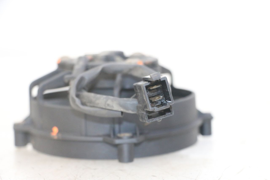 photo de WENTYLATOR YAMAHA XMAX X-MAX 125 (2006 - 2009) - Inny kąt widzenia