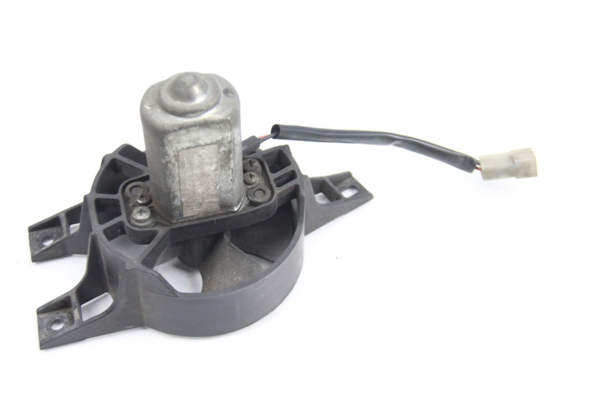 photo de WENTYLATOR PIAGGIO X9 EVOLUTION 125 (2003 - 2007) - Zbliżenie techniczne