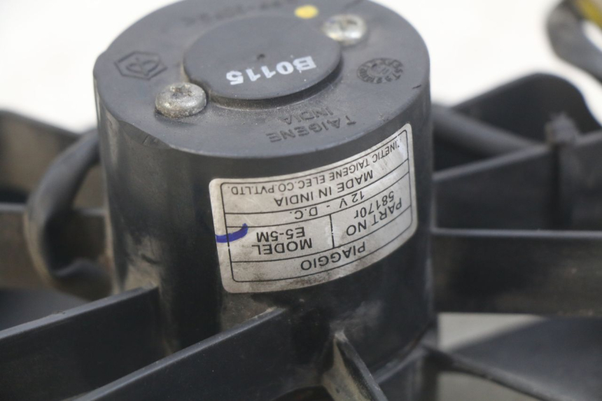 photo de WENTYLATOR PIAGGIO XEVO - X EVO 125 (2007 - 2017) - Zbliżenie techniczne