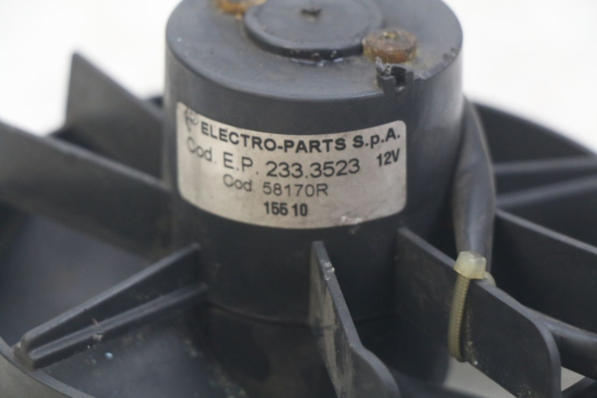 photo de WENTYLATOR PIAGGIO XEVO - X EVO 125 (2007 - 2017) - Szczegół części