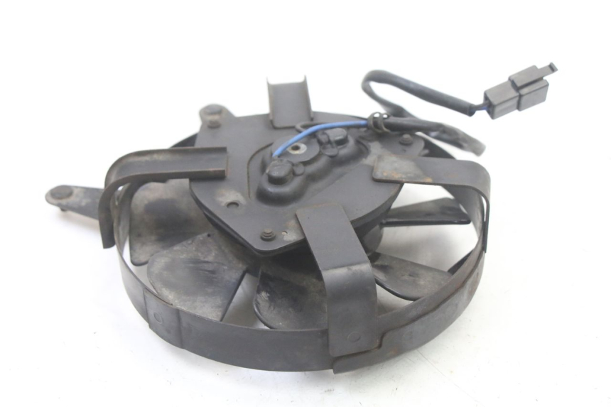 photo de WENTYLATOR YAMAHA FZS FAZER 600 (2001 - 2003) - Inny kąt widzenia