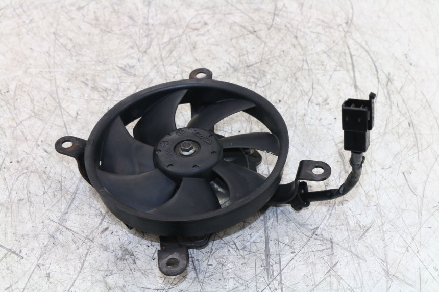 photo de WENTYLATOR YAMAHA YP MAJESTY ABS 400 (2007 - 2009) - Inny kąt widzenia