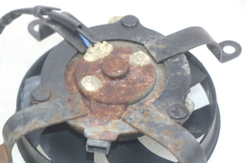 photo de WENTYLATOR YAMAHA YP MAJESTY 400 (2004 - 2008) - Zbliżenie techniczne