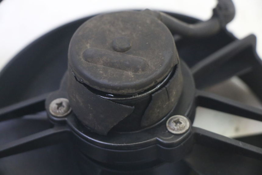 photo de WENTYLATOR YAMAHA YP MAJESTY 125 (2007 - 2010) - Inny kąt widzenia