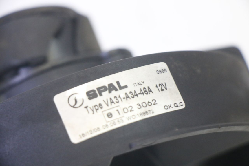 photo de WENTYLATOR YAMAHA YP MAJESTY 125 (2007 - 2010) - Zbliżenie techniczne