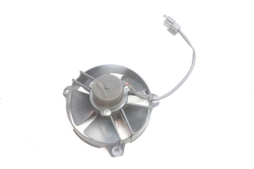 photo de WENTYLATOR YAMAHA YP MAJESTY 125 (2002 - 2006) - Inny kąt widzenia
