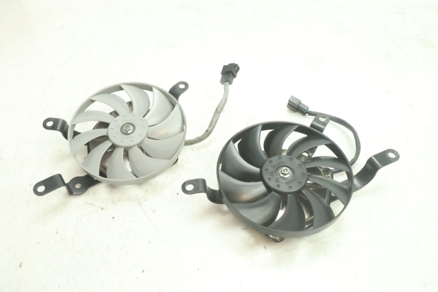 photo de WENTYLATOR YAMAHA YZF R6 600 (2008 - 2009) - Widok główny