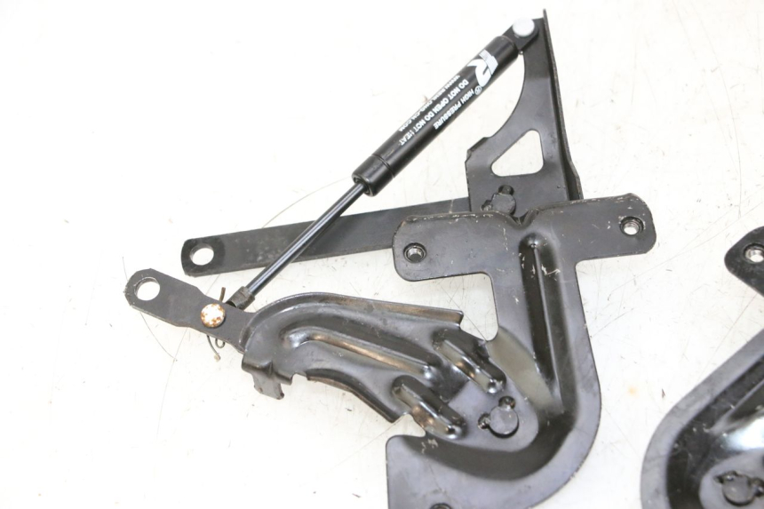 photo de SIŁOWNIK KUFERKA JM MOTORS GTS 125 (2015 - 2019) - Zoom stanu zużycia