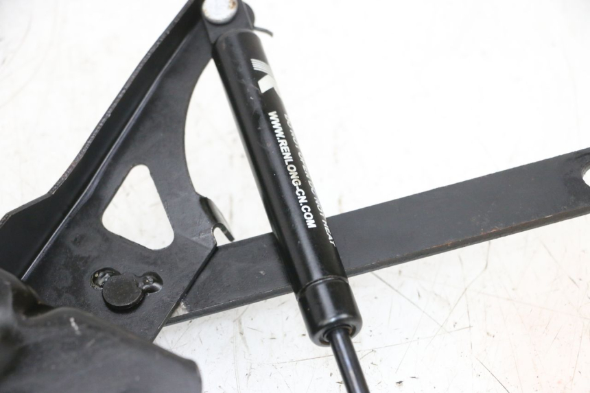 photo de SIŁOWNIK KUFERKA JM MOTORS GTS 125 (2015 - 2019) - Inny kąt widzenia