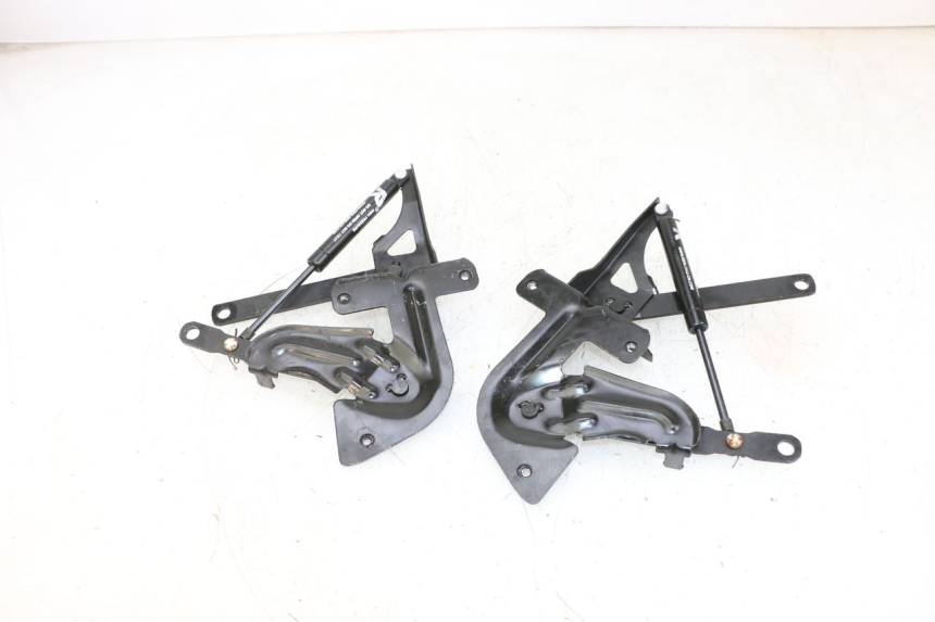 photo de SIŁOWNIK KUFERKA JM MOTORS GTS 125 (2015 - 2019) - Zbliżenie techniczne