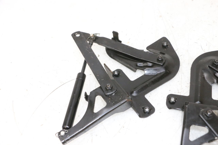 photo de SIŁOWNIK KUFERKA JM MOTORS GTS 125 (2015 - 2019) - Punkty mocowania