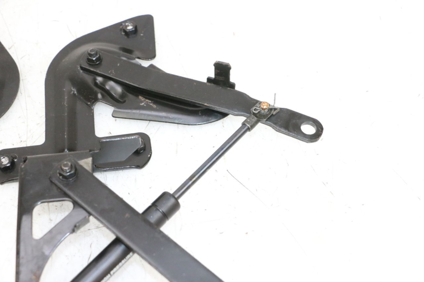 photo de SIŁOWNIK KUFERKA JM MOTORS GTS 125 (2015 - 2019) - Stan powierzchni