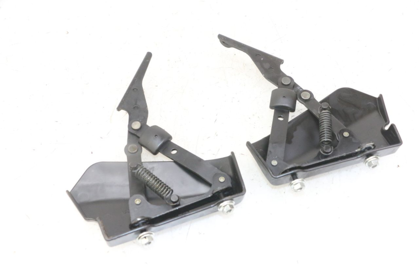 photo de SIŁOWNIK KUFERKA PIAGGIO MP3 LT 300 (2010 - 2016) - Inny kąt widzenia