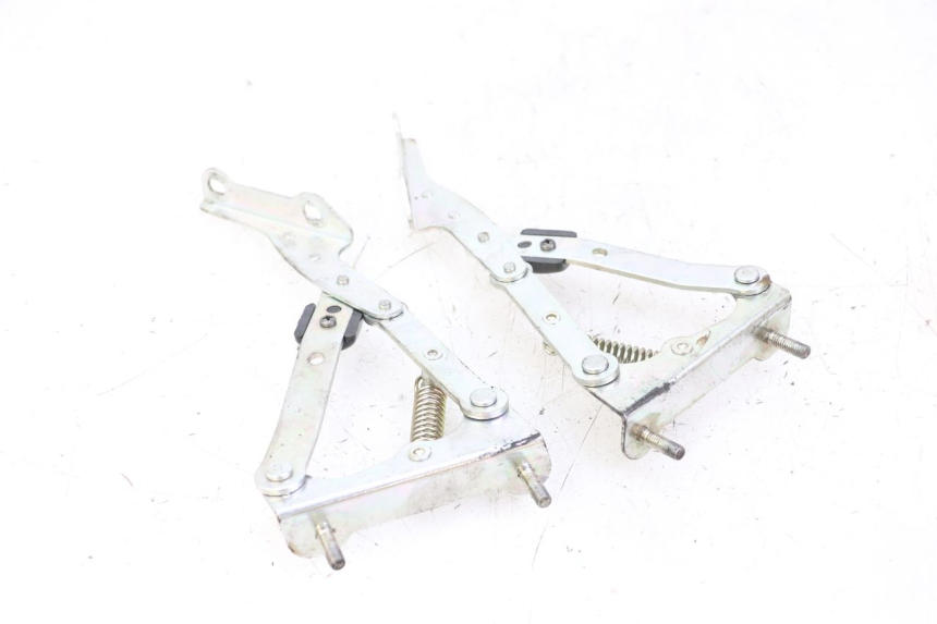 photo de SIŁOWNIK KUFERKA PIAGGIO MP3 125 (2006 - 2014) - Zoom stanu zużycia