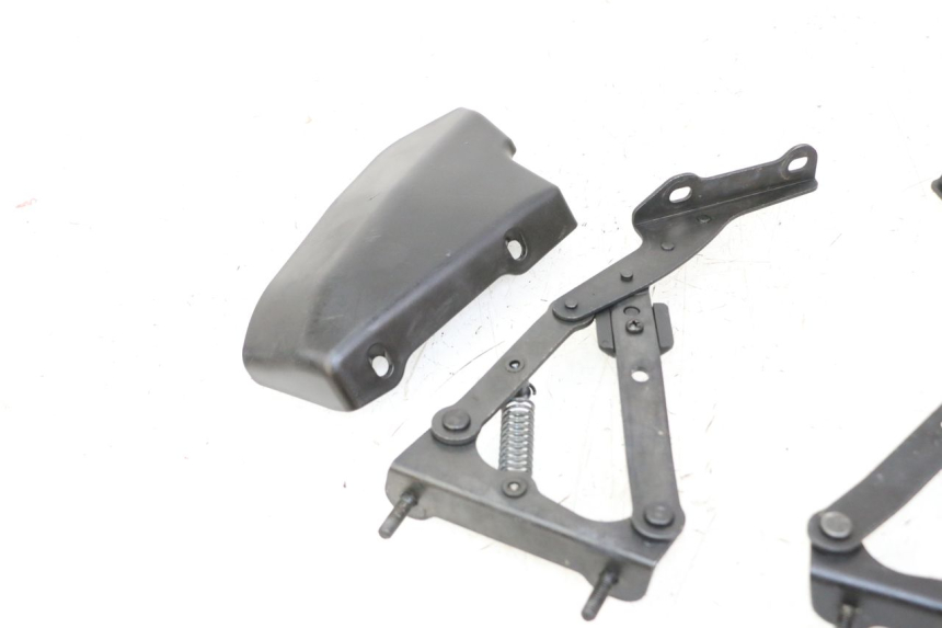 photo de SIŁOWNIK KUFERKA PIAGGIO MP3 LT 400 (2007 - 2012) - Zoom stanu zużycia