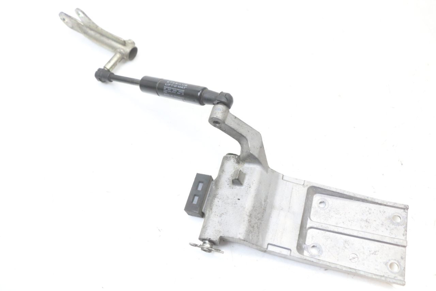 photo de SIŁOWNIK KUFERKA YAMAHA XMAX X-MAX ABS 125 (2017 - 2020) - Zoom stanu zużycia