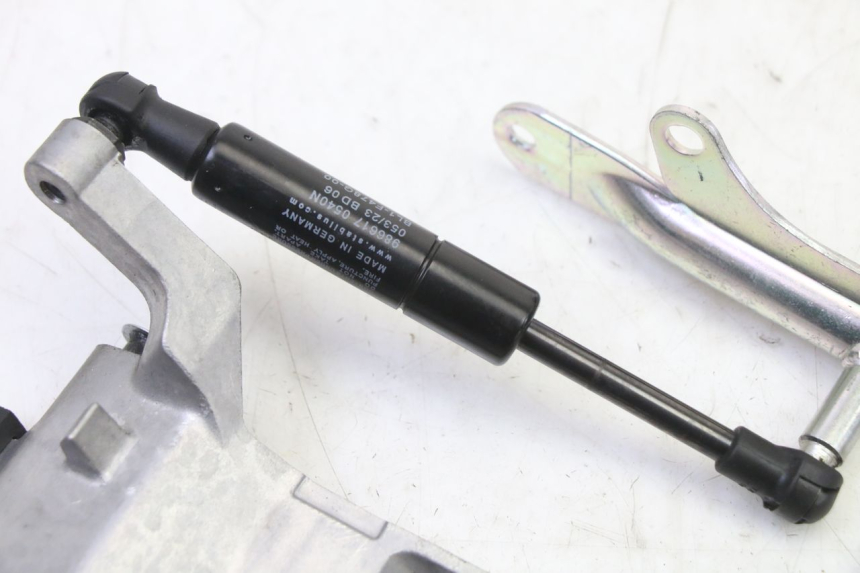 photo de SIŁOWNIK KUFERKA YAMAHA XMAX X-MAX 125 (2021 - 2025) - Zoom stanu zużycia