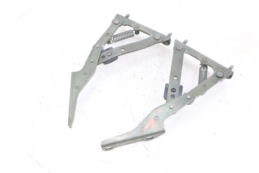 photo de SIŁOWNIK KUFERKA PIAGGIO X8 125 (2004 - 2007) - Zoom stanu zużycia