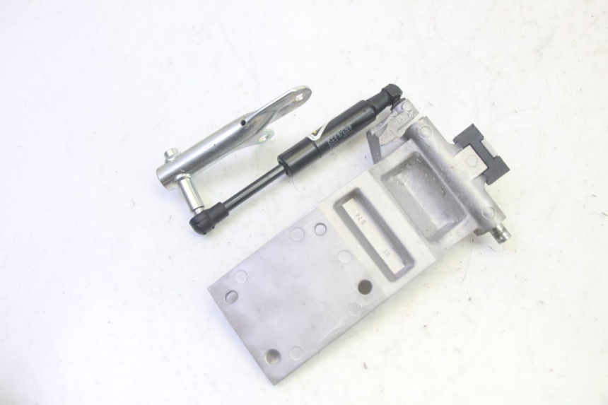 photo de SIŁOWNIK SIEDZENIA YAMAHA TRICITY 300 (2020 - 2024) - Szczegół części