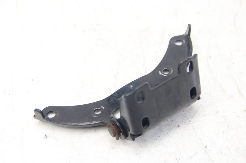 photo de SIŁOWNIK SIEDZENIA PIAGGIO VESPA SPRINT 2T 50 (2014 - 2018) - Zbliżenie techniczne