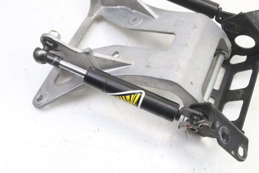 photo de SIŁOWNIK SIEDZENIA YAMAHA YP T-MAX TMAX 530 (2017 - 2020) - Zbliżenie techniczne