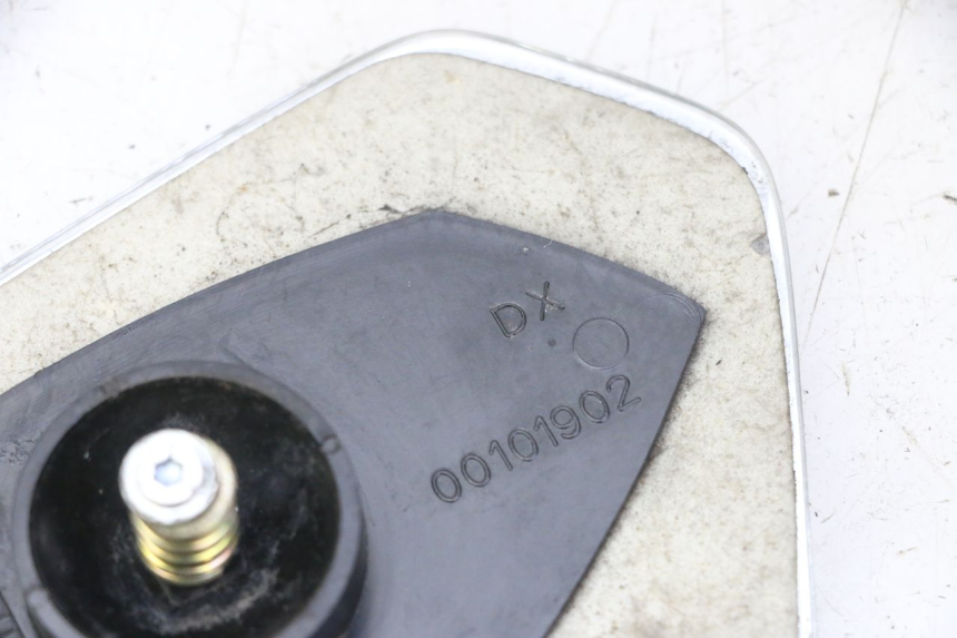 photo de SZKŁO LUSTERKA PRAWEGO PIAGGIO X9 EVOLUTION 125 (2003 - 2007) - Zoom stanu zużycia