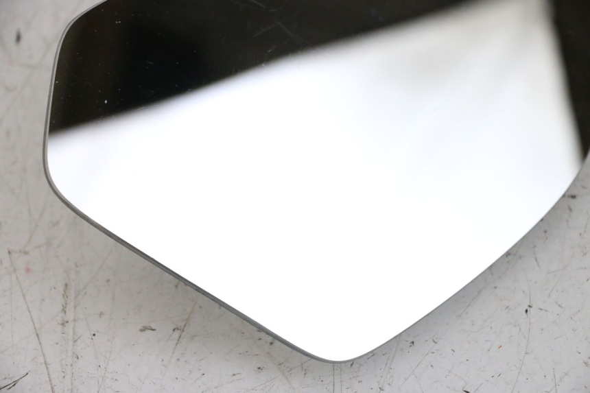 photo de SZKŁO LEWEGO LUSTERKA WSTECZNEGO PIAGGIO X9 EVOLUTION 125 (2003 - 2007) - Inny kąt widzenia