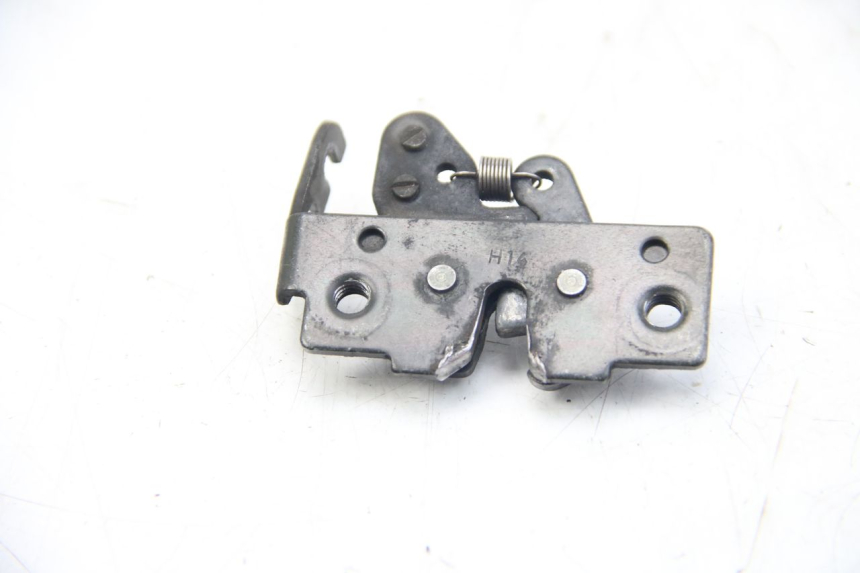 photo de ZAMEK SIEDZENIA PIAGGIO BEVERLY 125 (2010 - 2015) - Zoom stanu zużycia