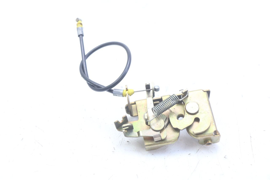 photo de ZAMEK SIEDZENIA HONDA FES PANTHEON 2T 125 (1998 - 2002) - Widok główny