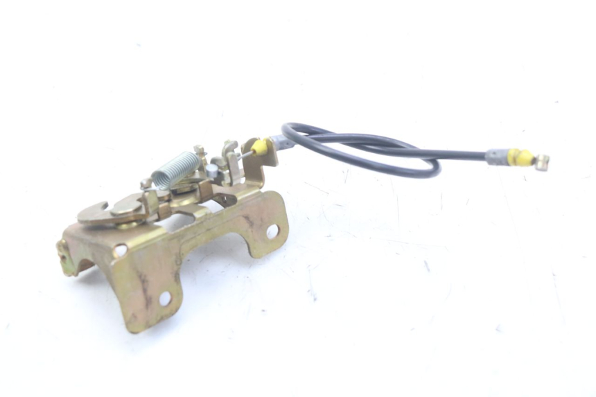 photo de ZAMEK SIEDZENIA HONDA FES PANTHEON 2T 125 (1998 - 2002) - Zoom stanu zużycia