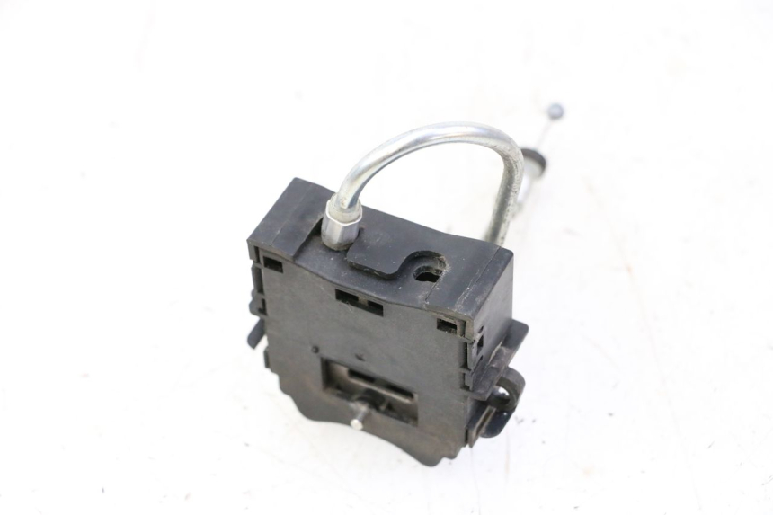 photo de ZAMEK SIEDZENIA HONDA FORZA ABS 300 (2013 - 2017) - Zoom stanu zużycia