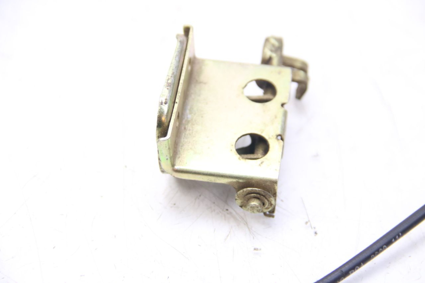 photo de ZAMEK SIEDZENIA SYM WOLF SB 125 (2011 - 2018) - Zbliżenie techniczne