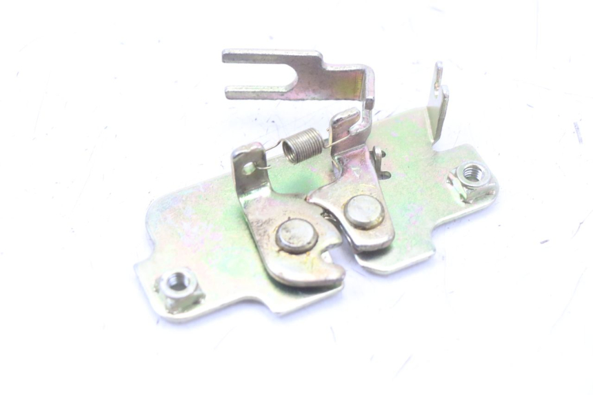 photo de ZAMEK SIEDZENIA SYM X-PRO 4T 50 (2014 - 2021) - Szczegół części