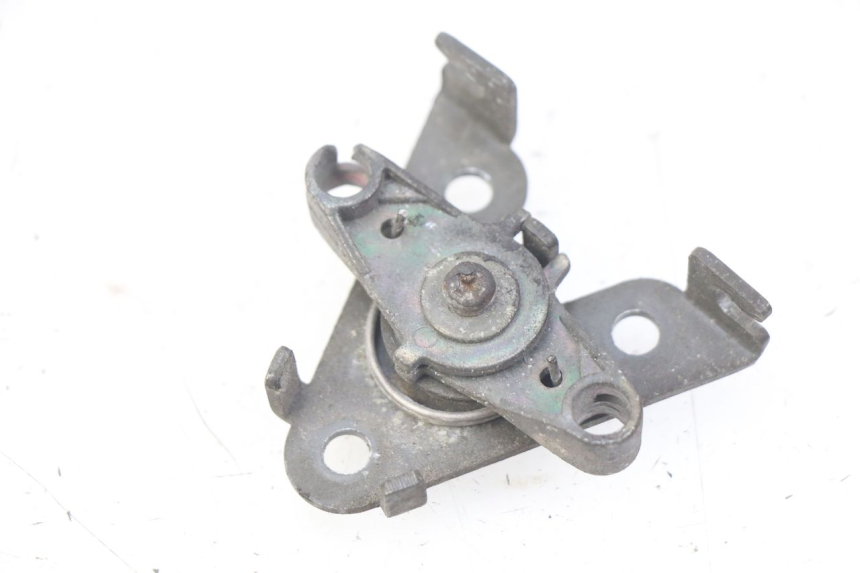 photo de ZAMEK KLAPY PEUGEOT DJANGO 2T 50 (2014 - 2019) - Zoom stanu zużycia