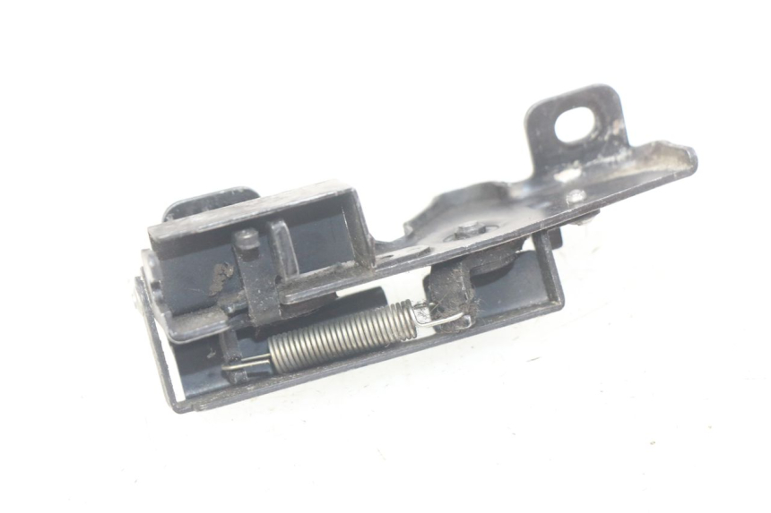 photo de ZAMEK KLAPY HONDA FES PANTHEON 2T 125 (1998 - 2002) - Zoom stanu zużycia