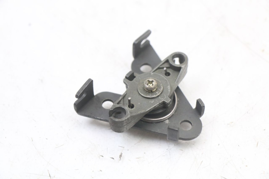 photo de ZAMEK KLAPY PEUGEOT DJANGO 125 (2014 - 2017) - Szczegół części