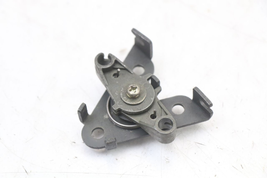 photo de ZAMEK KLAPY PEUGEOT DJANGO 125 (2014 - 2017) - Zoom stanu zużycia