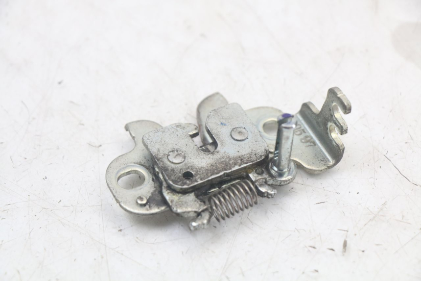 photo de ZAMEK KLAPY YAMAHA XMAX X-MAX ABS 125 (2017 - 2020) - Szczegół części