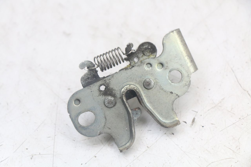 photo de ZAMEK KLAPY YAMAHA XMAX X-MAX ABS 125 (2017 - 2020) - Zoom stanu zużycia