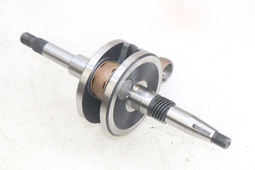 photo de WAŁ KORBOWY KYMCO AGILITY NAKED RENOUVO 2T 50 (2011 - 2018) - Inny kąt widzenia