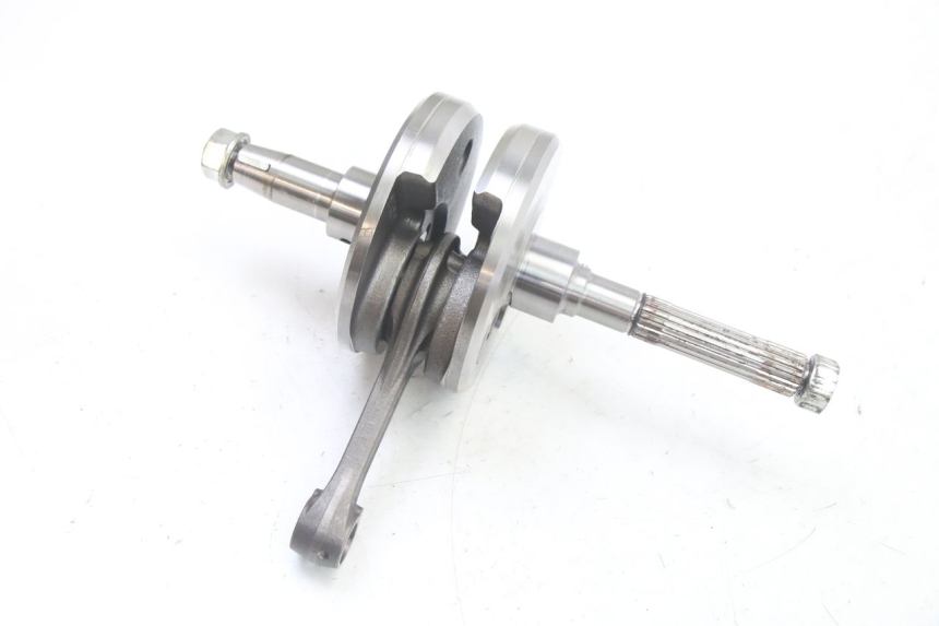 photo de WAŁ KORBOWY APRILIA ATLANTIC 125 (2003 - 2009) - Zbliżenie techniczne