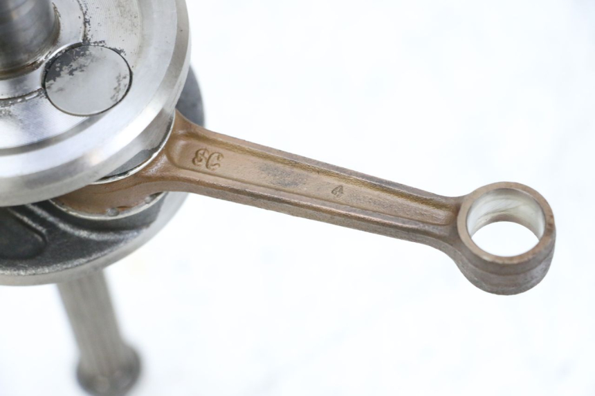 photo de WAŁ KORBOWY MBK BOOSTER SPIRIT NAKED 50 (2004 - 2017) - Inny kąt widzenia