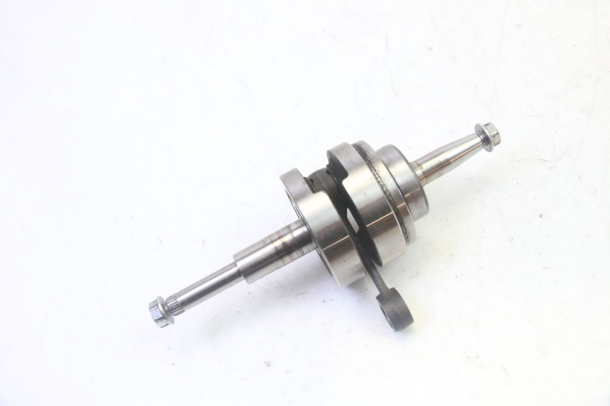 photo de WAŁ KORBOWY PEUGEOT ELYSTAR 50 (2002 - 2014) - Punkty mocowania