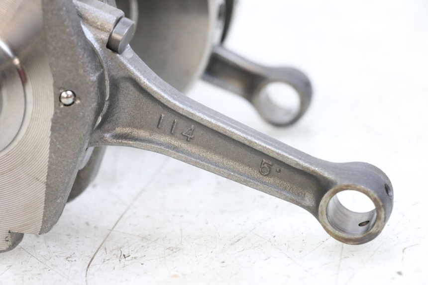 photo de WAŁ KORBOWY SUZUKI GSX E 250 (1982 - 1983) - Zbliżenie techniczne